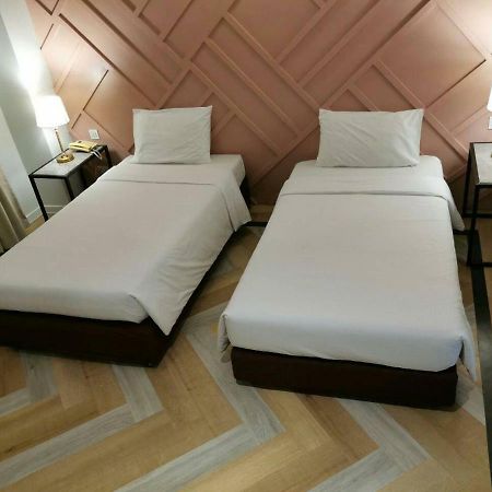 The Regent Ubon Hotel Убон Ратчатани Екстериор снимка