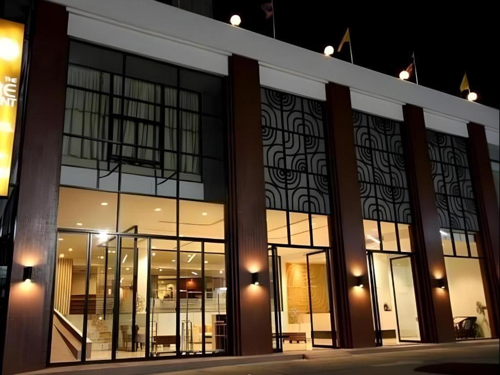 The Regent Ubon Hotel Убон Ратчатани Екстериор снимка