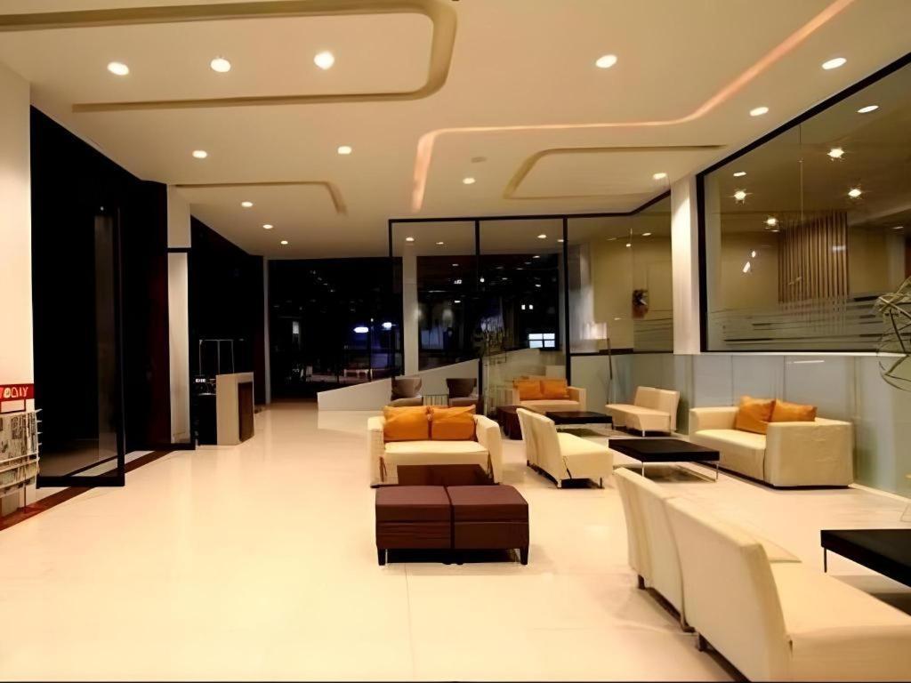 The Regent Ubon Hotel Убон Ратчатани Екстериор снимка
