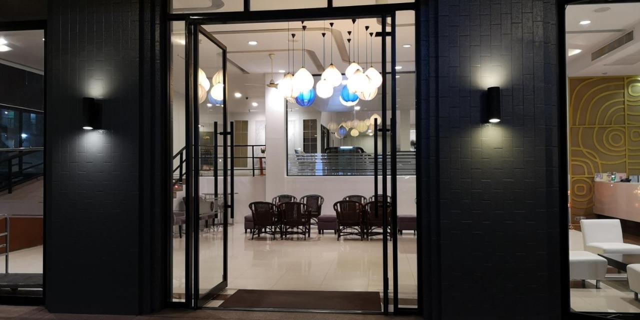 The Regent Ubon Hotel Убон Ратчатани Екстериор снимка